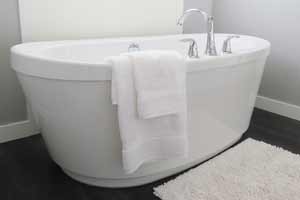 clean bath tub residential janitorial services